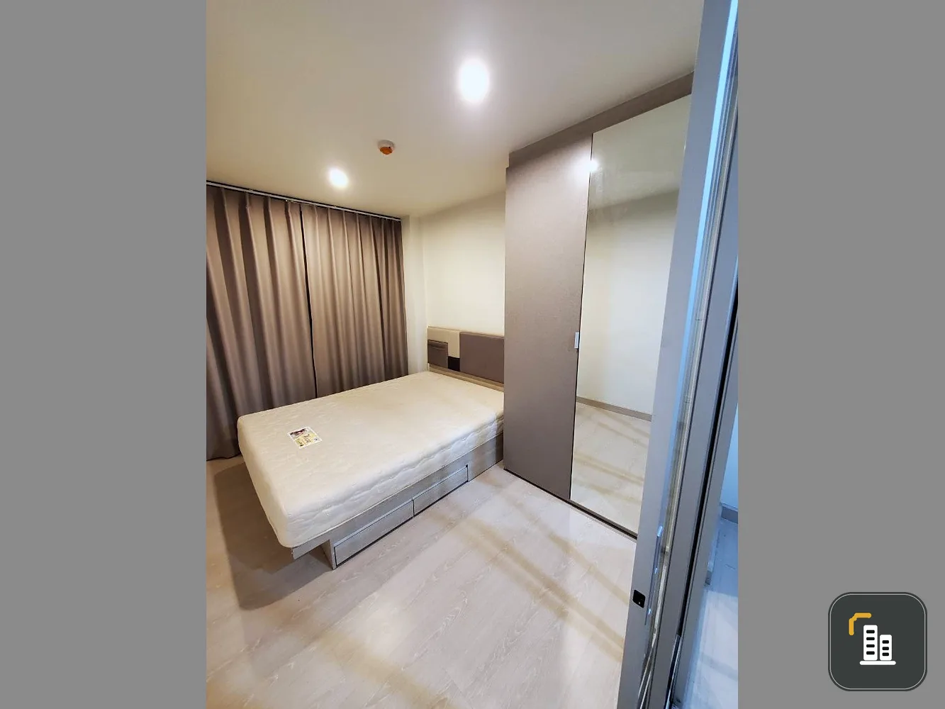 Sell Niche ID Sukhumvit 113, 5th floor, partitioned room Comes with full decoration. Hurry up to reserve.