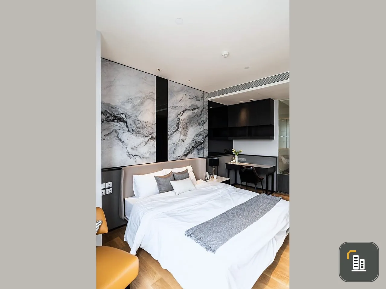 For rent, BEATNIQ Sukhumvit 32, 11th floor, beautiful room, fully furnished. Ready to move in. Hurry up to reserve. Don't miss it.