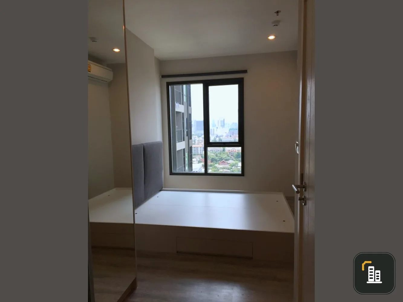 Sell Centric Ari Station, 22nd floor, room with balcony, corner room, pool view Reserve and own it.