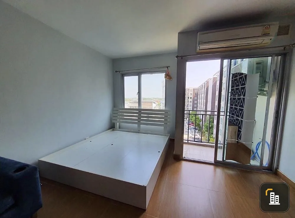 For sale, Iris Avenue On Nut - Wongwaen, empty room, good condition, wide, livable, buy now, the best price.