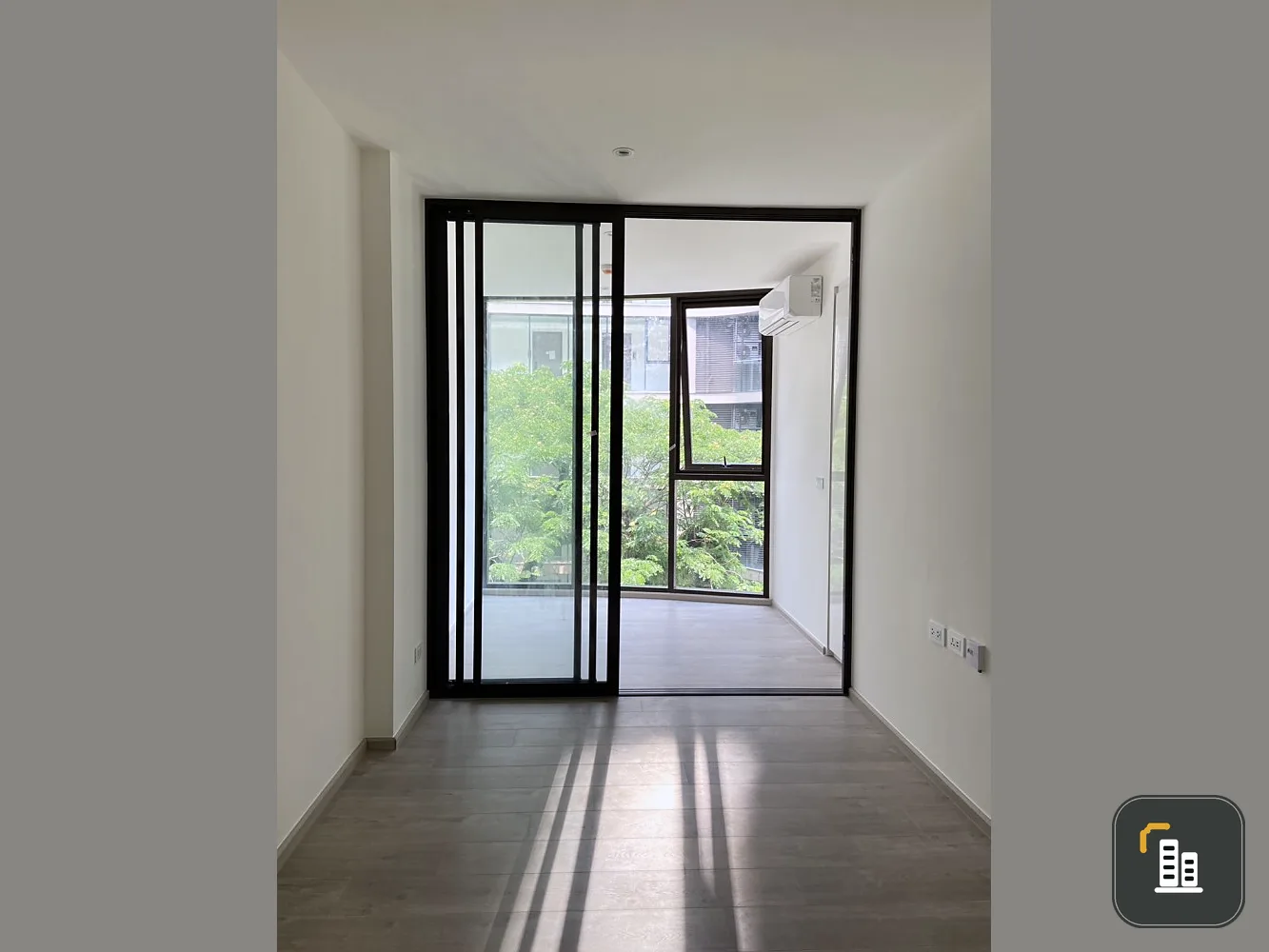 Urgent sale, FYNN Condo Asoke, 1Bedroom, spacious room Comes with a great price If you miss it, you will regret it.