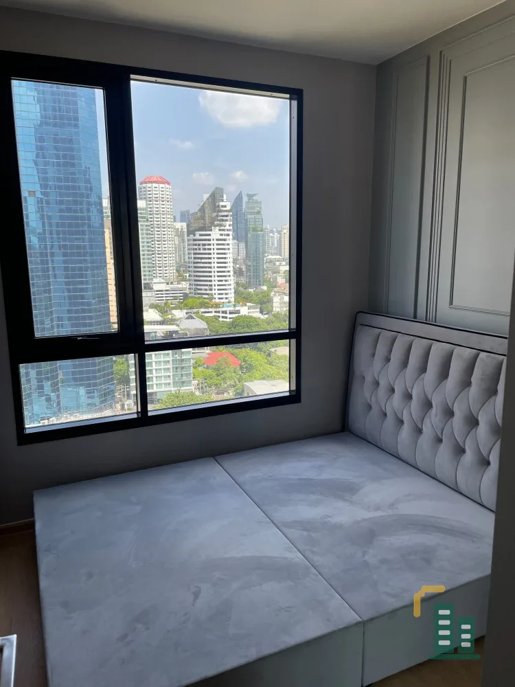 For rent urgently!! Condo Maru Ekkamai 2, 18th floor, corner room, beautiful room, fully furnished Ready to move in. Don't miss it!!