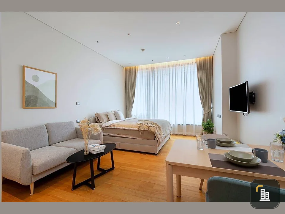 Wow, beautiful condo, decorated in minimal style, mini-jai, good like this, hurry up and book at Sindhorn Residence Condo for rent.