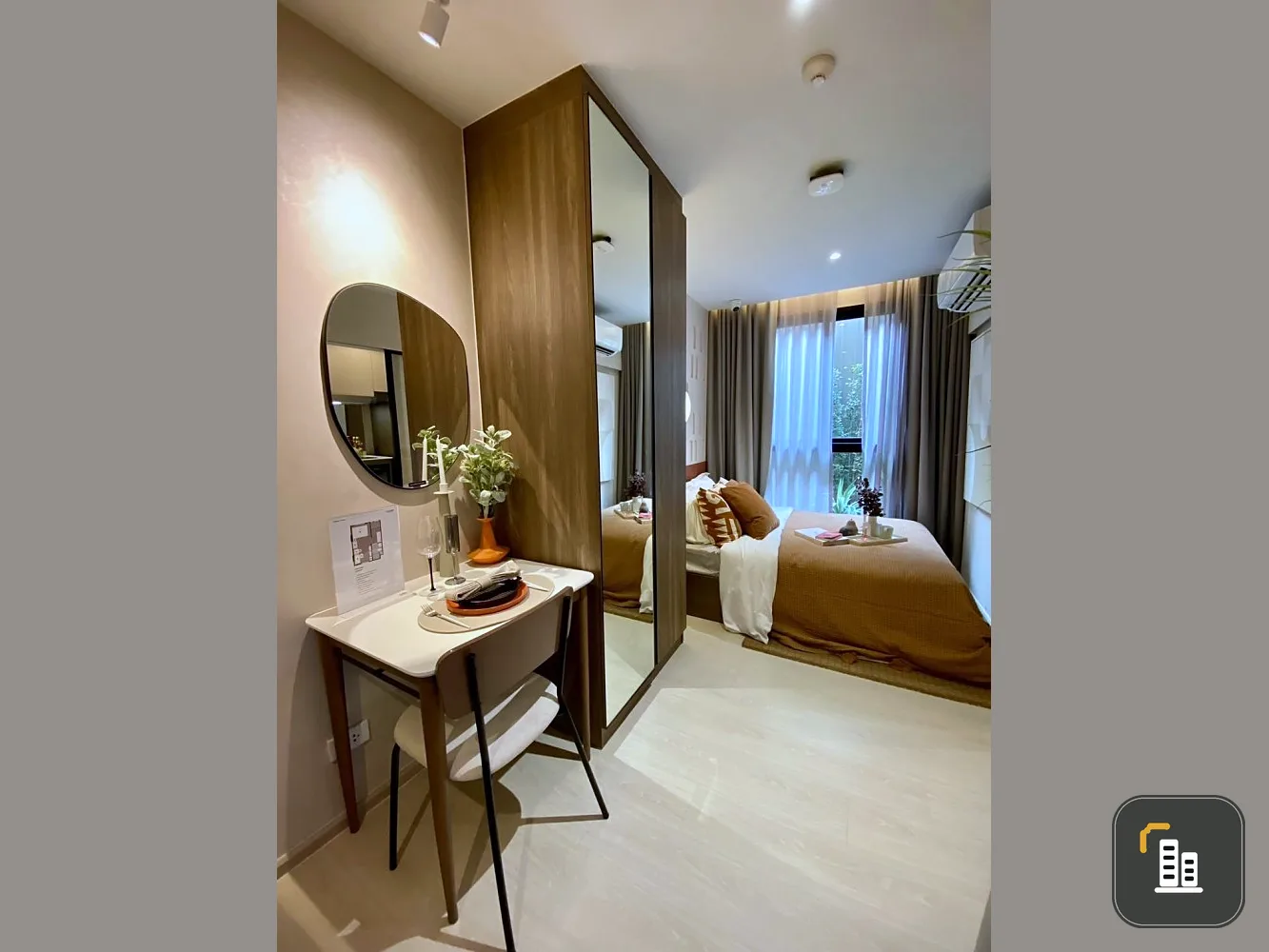 Selling preemption for Nue Core Khu Khot Station, studio room, 3rd floor, not very high, comes with a great price, buy it now.