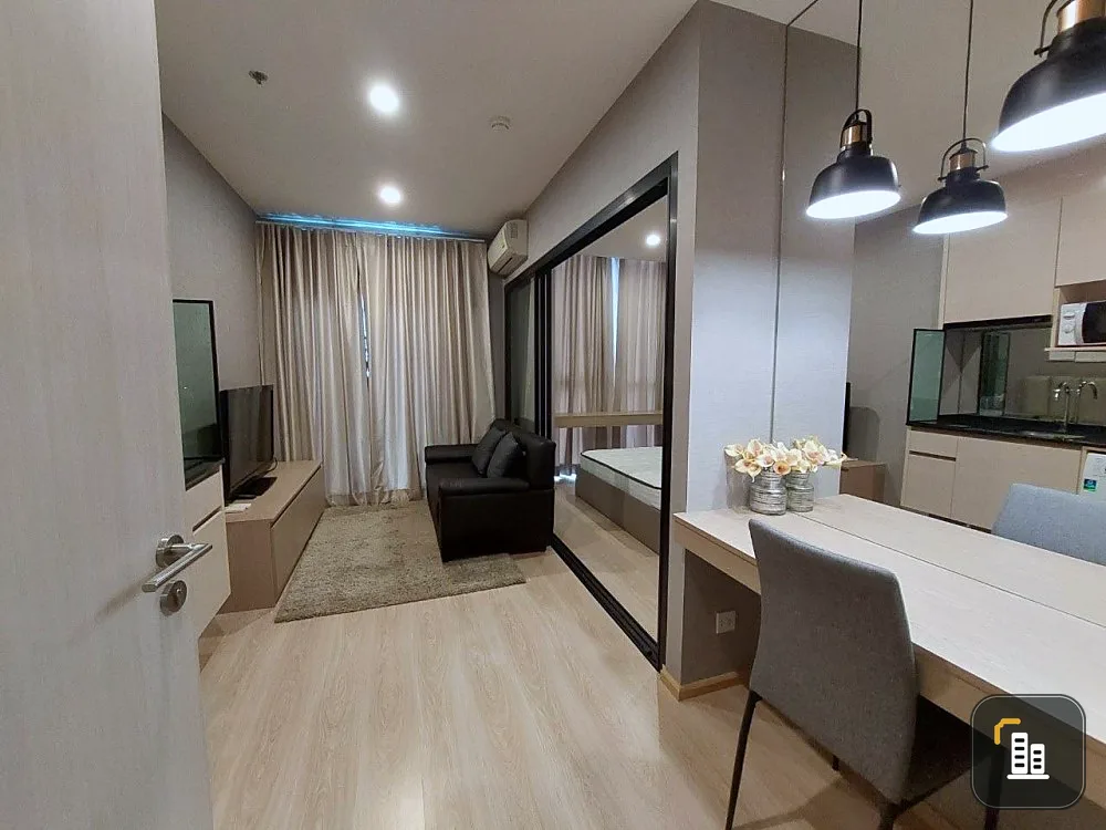 For rent, Noble Revolve Ratchada, 28th floor, great view, complete facilities. Don't miss a reservation. Hurry up.