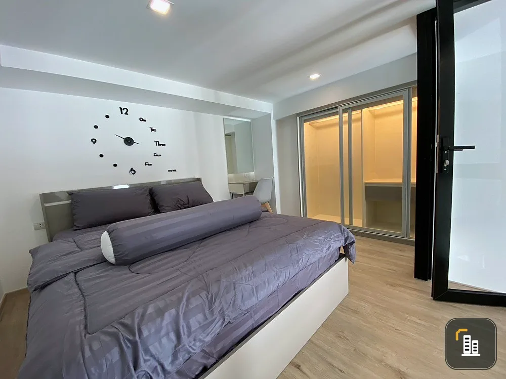 For rent!! Condo The Rich Rama 9-Srinakarin, luxury condo, good location, next to the Airport Link, don't miss it!!