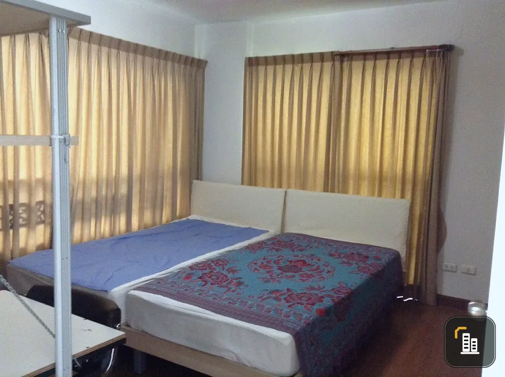 Sell Phahon Metro, 2 bedrooms, 8th floor, corner room, pool view With full decoration, book now.