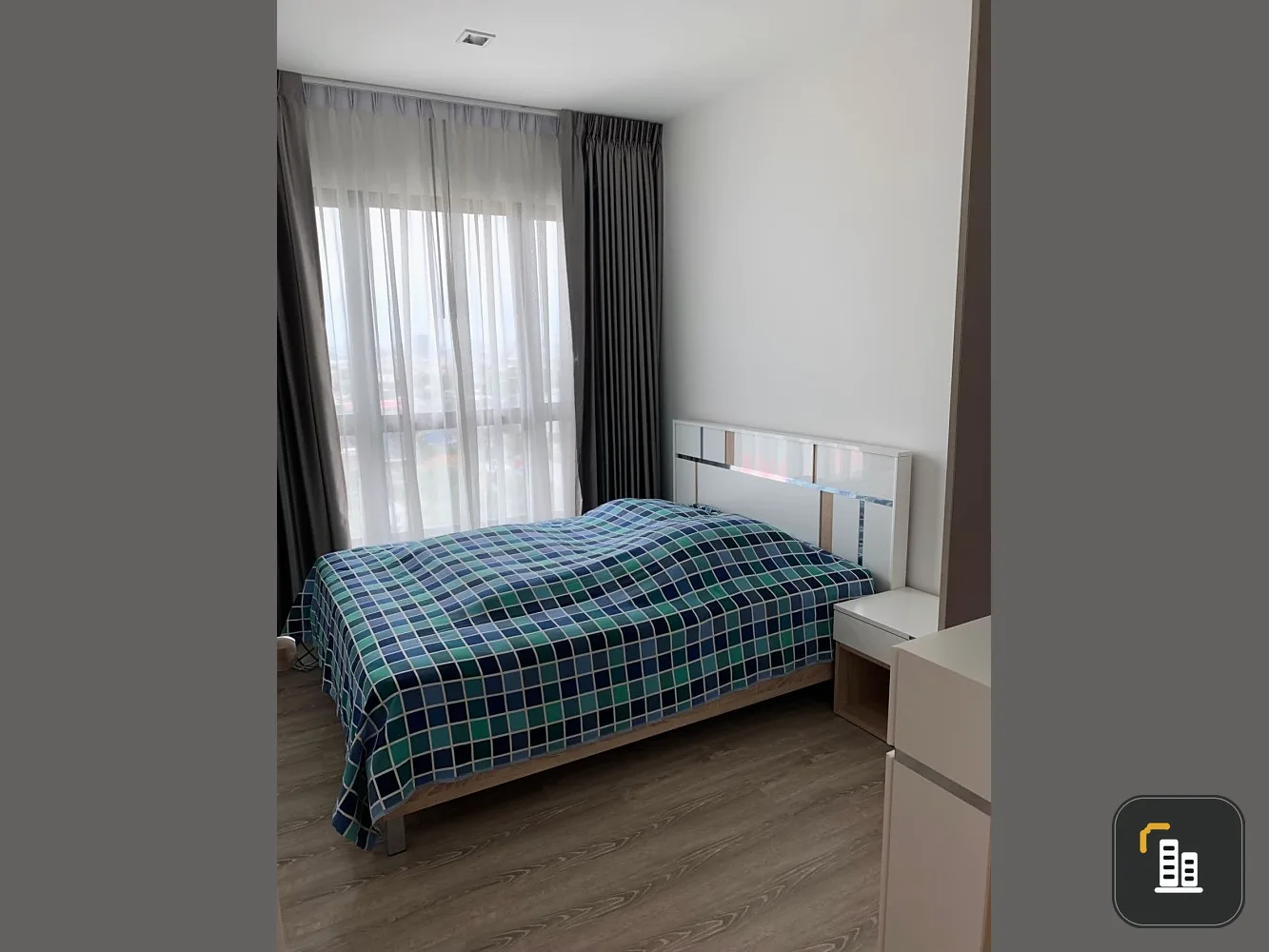 Sell Knightsbridge Sky River Ocean, very beautiful river view. Full facilities, book now.