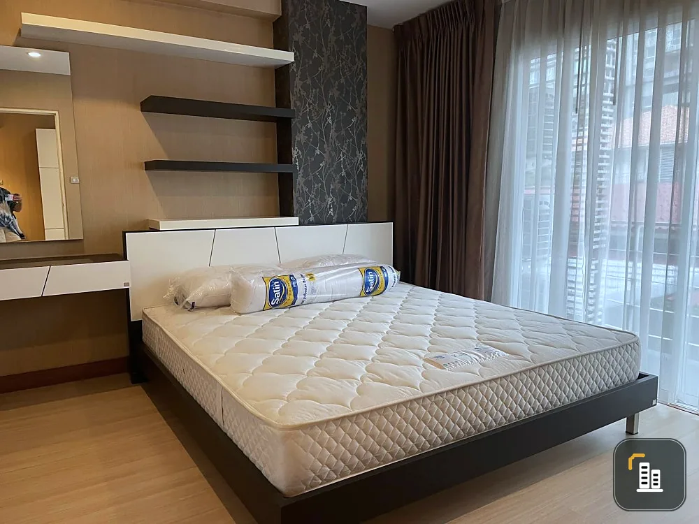 Sale Tourmaline Condo Sathorn-Taksin, 2 bedrooms, 1 bathroom, ready to move in, complete facilities, good price, book now.