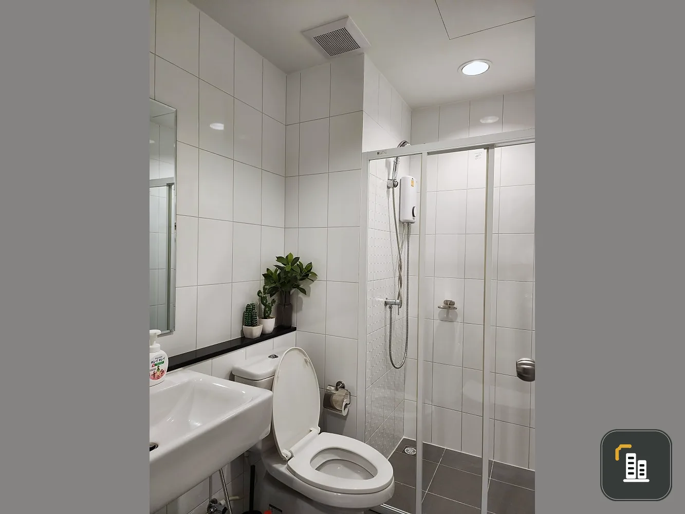 Condo for sale, Unio Sukhumvit 72, Duplex room, decorated with built-ins, Luxury style like this, hurry and reserve it.