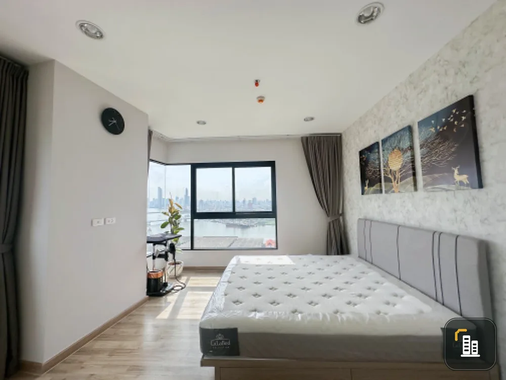 For sale, Niche Mono Charoennakorn, 22nd floor, Chao Phraya River curve view, beautiful room, fully furnished, fully booked, hurry up.