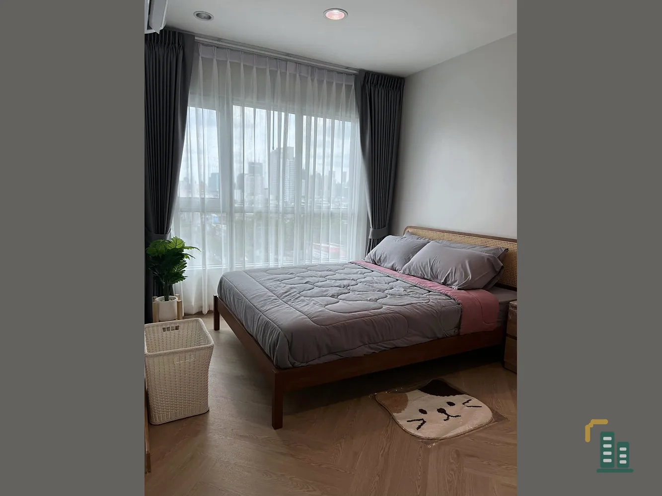Condo for sale, Aspire Rama 4, 10th floor, corner room with privacy. Decorated in a minimalist style You must not miss it.