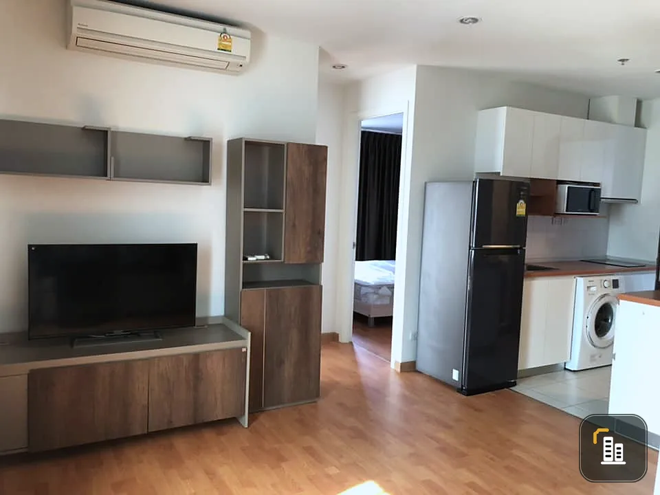 For sale: The President Sathorn-Rachaphreuk 2, 2 bedrooms, 1 bathroom, swimming pool view, great price, reserve now.