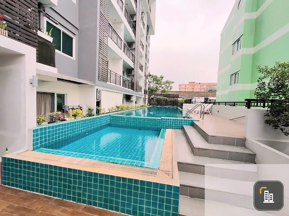 For sale: The Private at Sutthisan, nice room, spacious balcony. Hang livable wallpaper Hurry and reserve before it's gone.