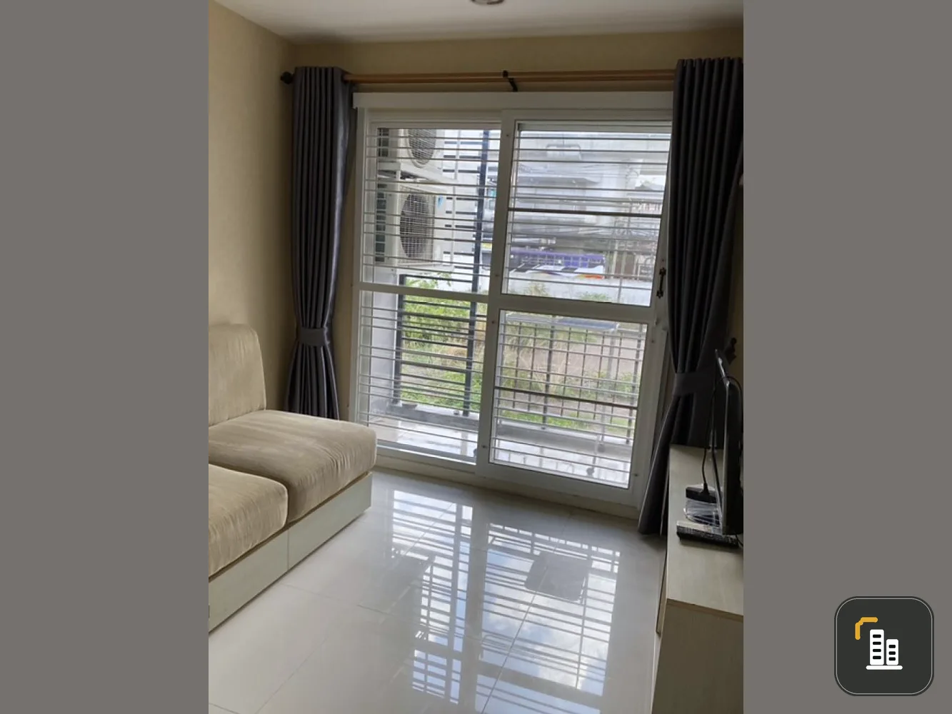 For sale: Vio Khaerai, 2nd floor, complete with furniture and electrical appliances. If interested, reserve quickly, don't miss it.