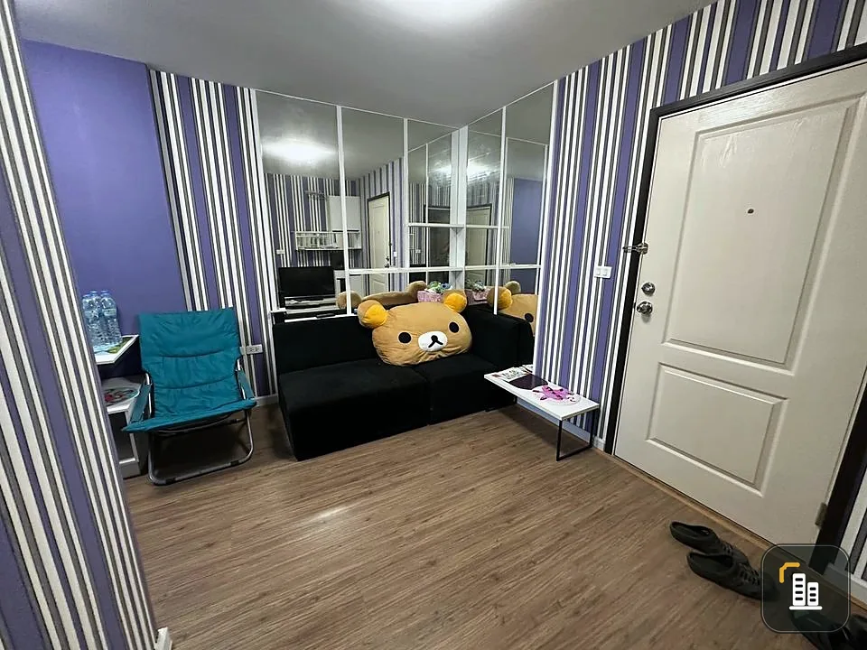 For sale: I Condo Sukhumvit 103, room decorated with wallpaper, 7th floor. Don't wait, hurry and own it now.