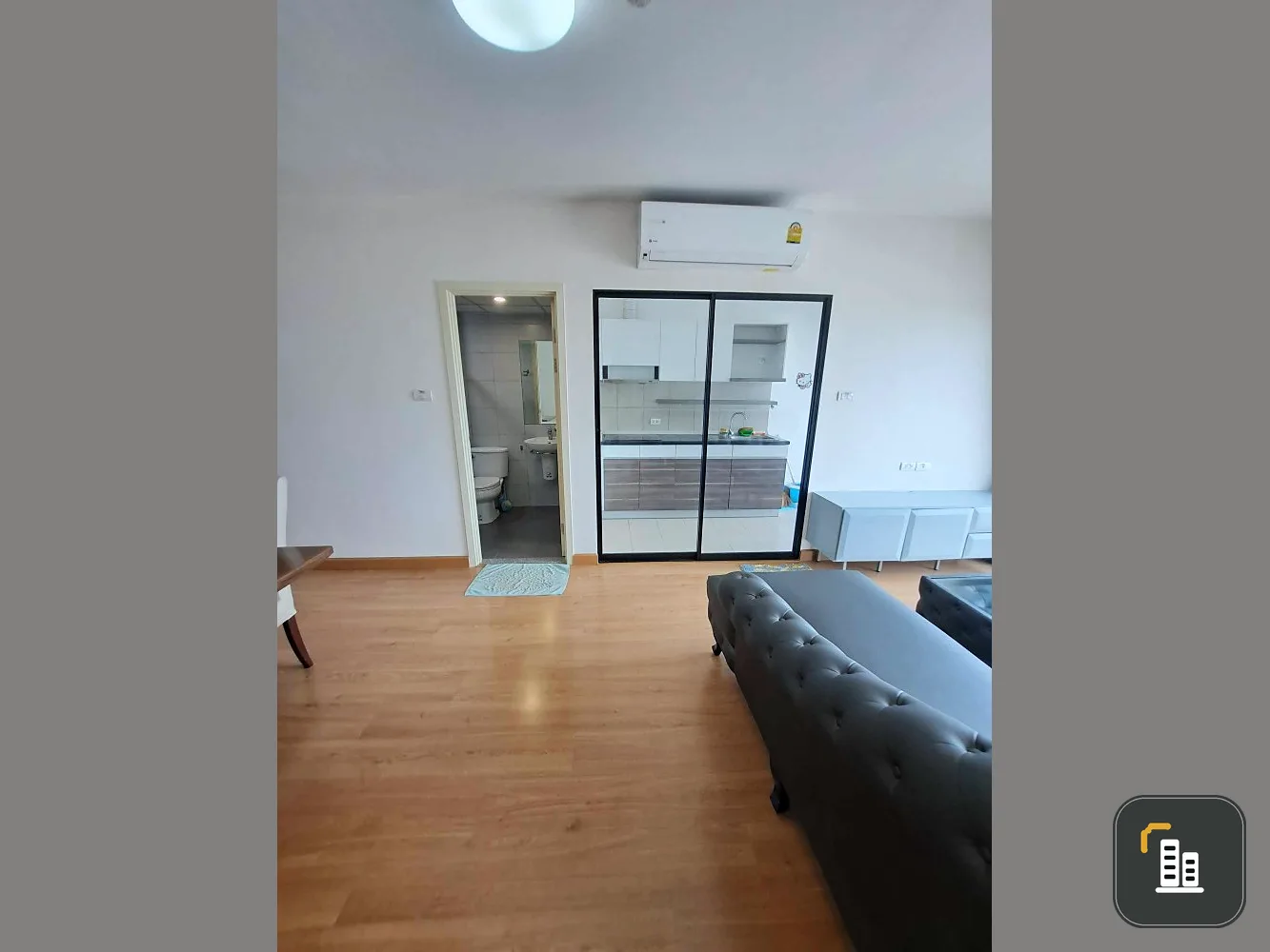 For sale supalai loft Chaengwattana, 2 bedrooms, 2 bathrooms, nice decoration, fully furnished, ready to move in, don't miss it.