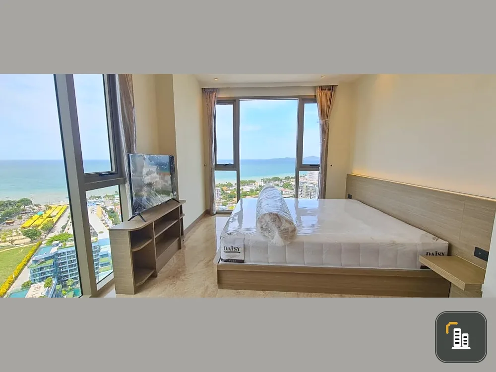 Condo for sale, The Riviera Ocean Drive (Jomtien), spacious room with Jacuzzi, great sea view, hurry up.