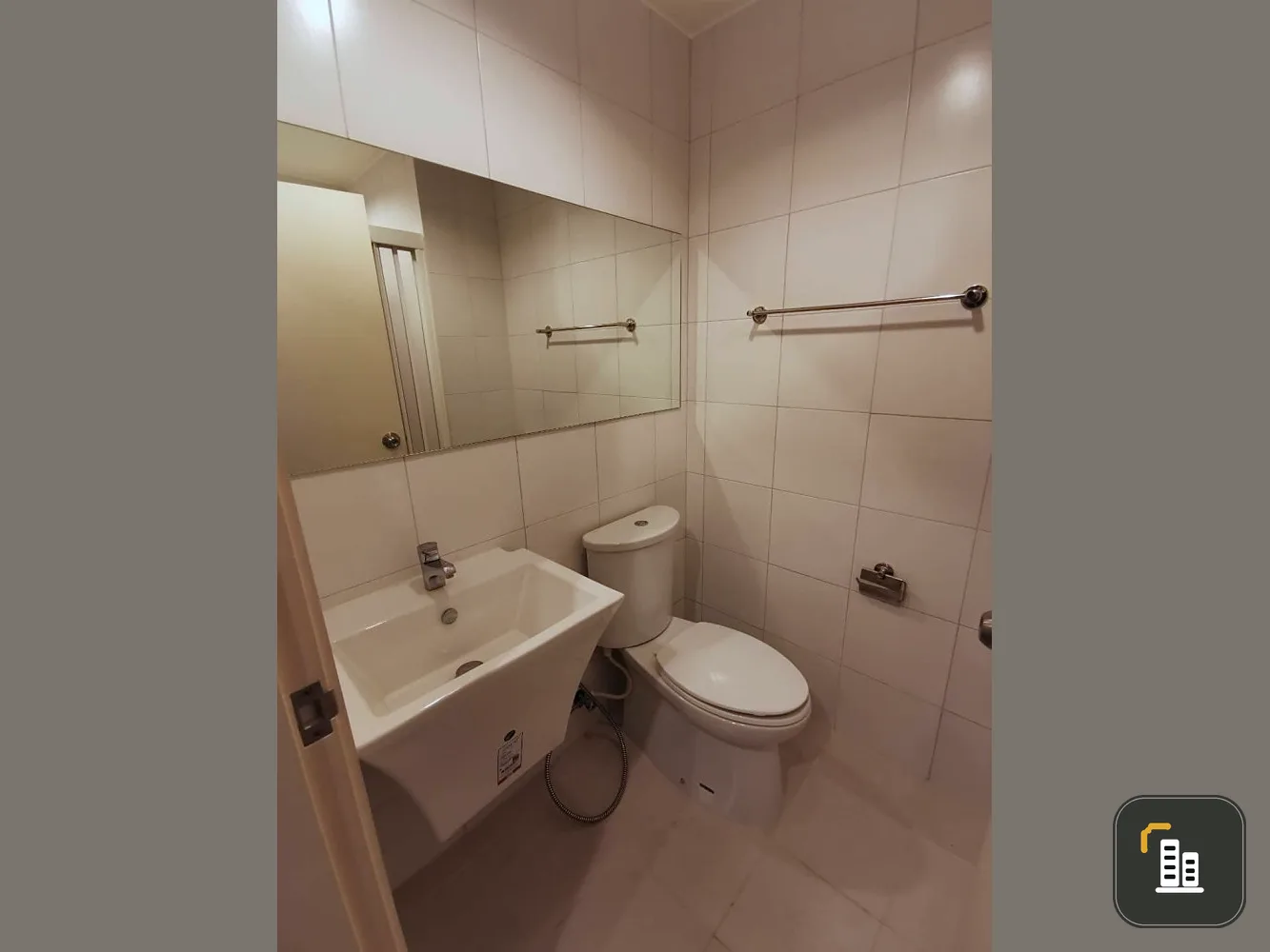 For sale: Aspire Ngamwongwan, 26th floor, good view, nice decorated room, stylish, with great built-ins, very comfortable to sleep in. Hurry and reser