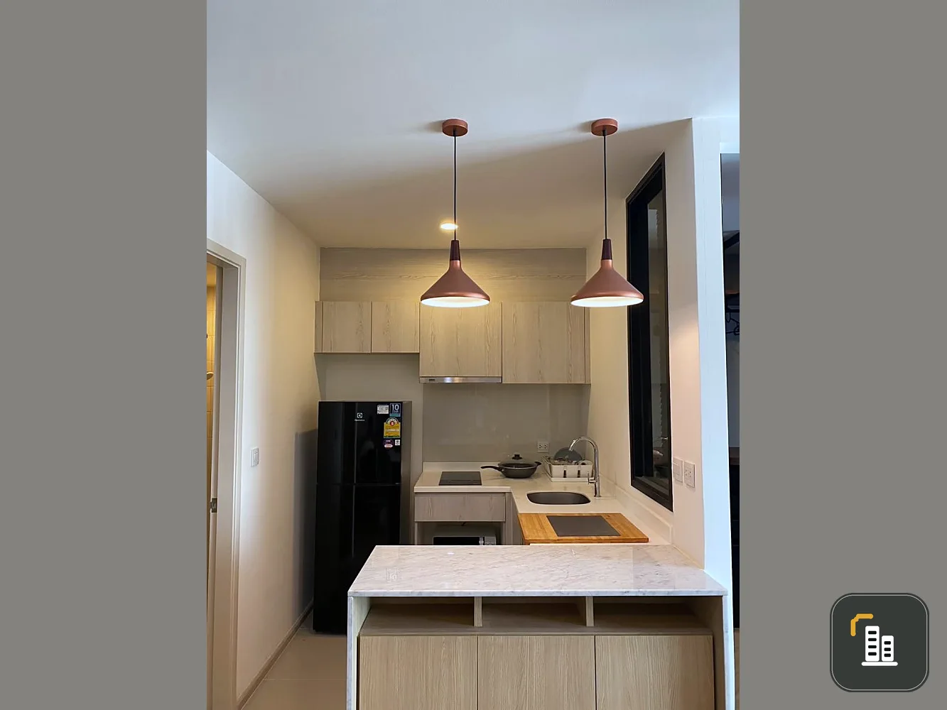 Life Asoke for sale, well decorated room Built-ins around the room Complete set of furniture Just come and move in.