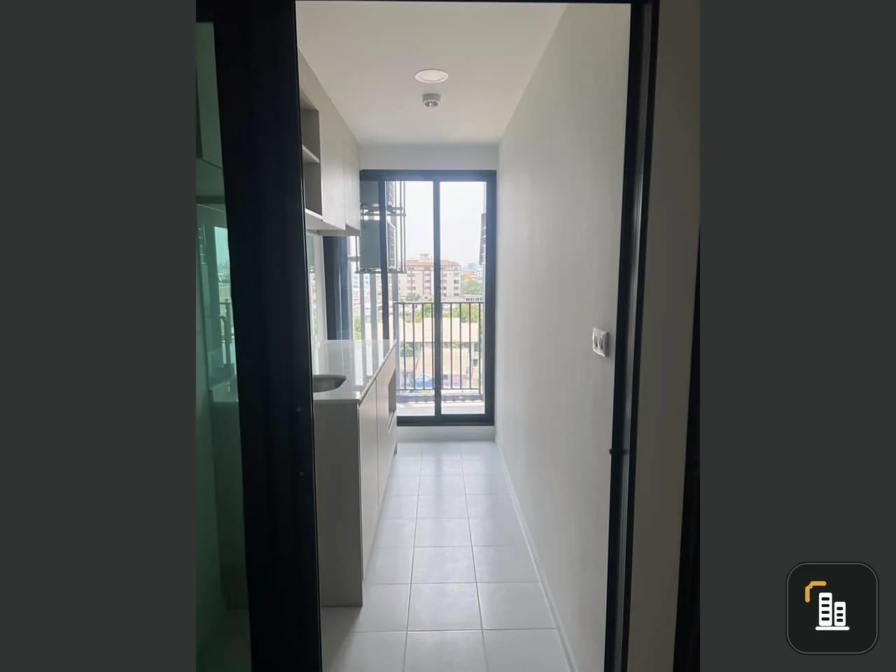 For sale Chewathai Hallmark Lat Phrao-Chokchai 4, 7th floor, spacious room, good condition, very nice to live in. Book now, don't wait.
