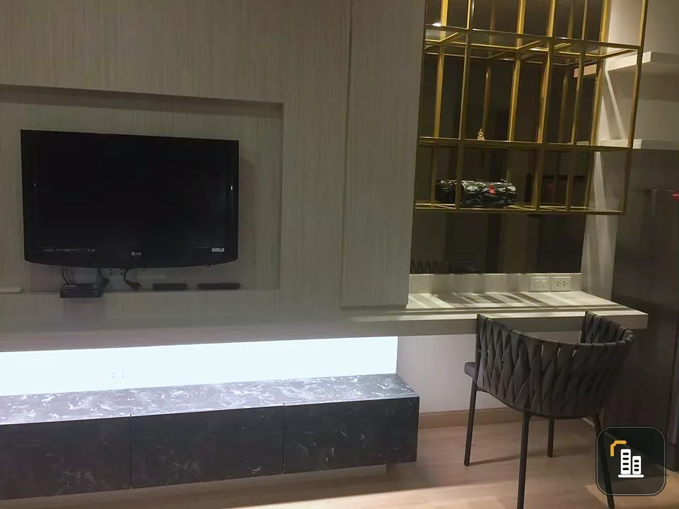For sale or rent Lumpini Selected Sutthisan-Saphan Khwai Complete with Buit-In furniture, beautiful and very livable. Reserve quickly.
