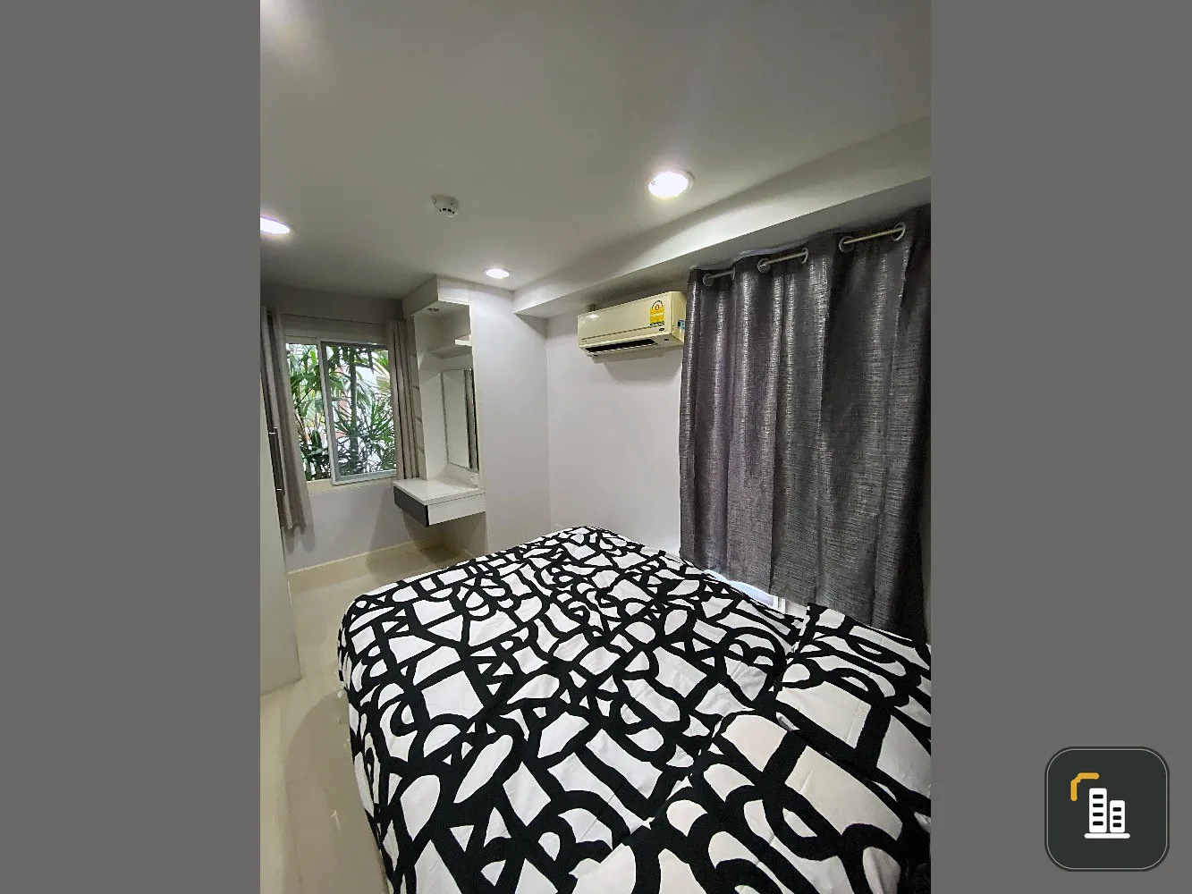 For rent!! Condo The Plenary Sathorn, 2nd floor, beautiful room next to the swimming pool. With complete amenities!!