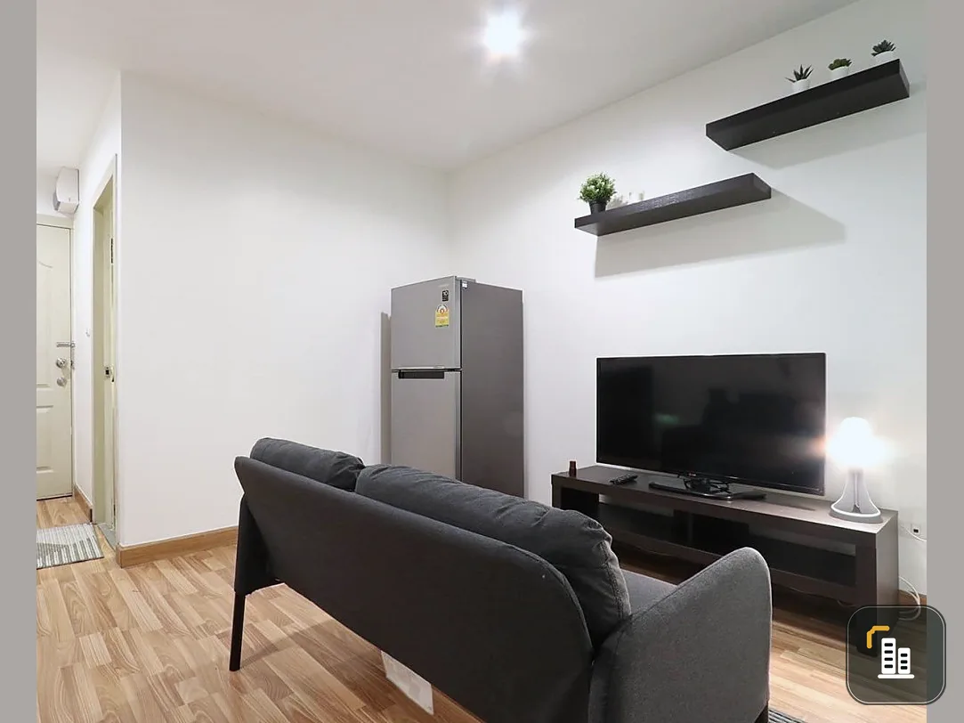 For sale: Regent Home 12, Lat Phrao 41, separated rooms. There is a usable area. Complete set of electrical appliances. Don't miss it.
