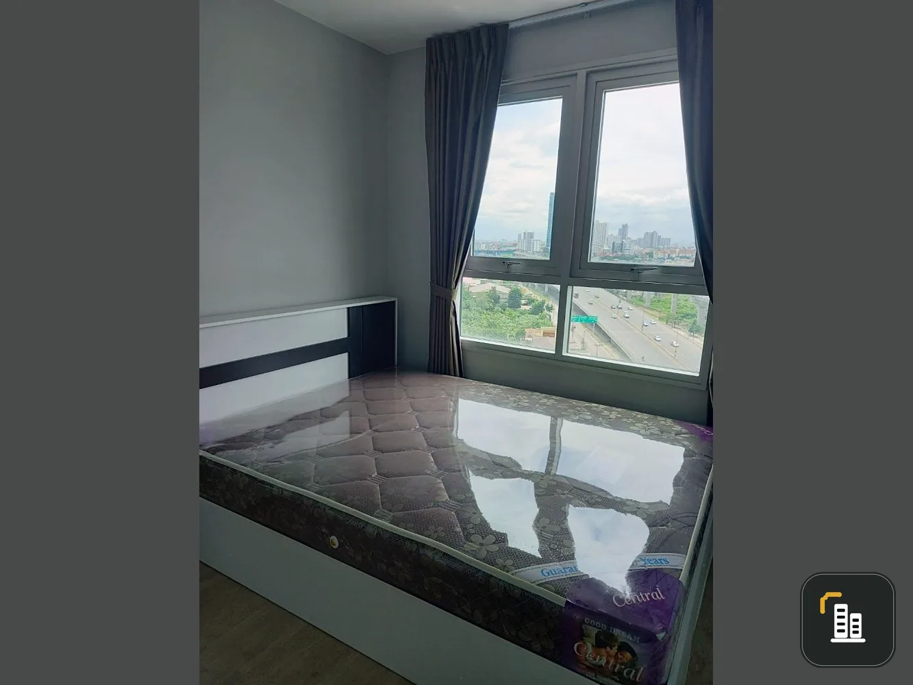 Condo for sale, Rich Park @ Chao Phraya, Chao Phraya River view. A corner room is private and livable. You can't reserve it this size.