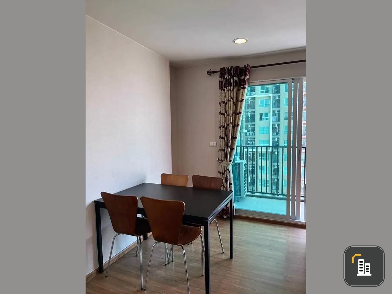 Condo for sale Fuse Chan-Sathorn, high floor, beautiful view, corner room, very wide balcony. Complete electrical appliances