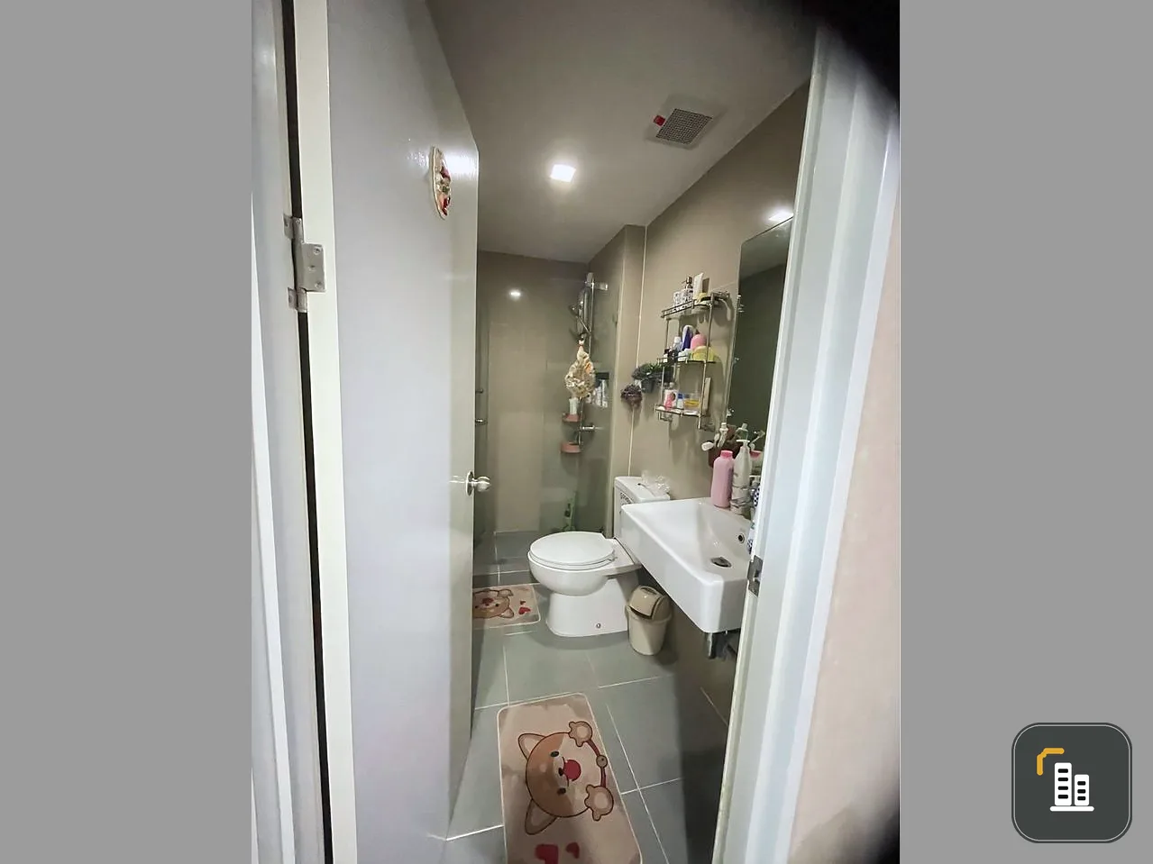 Condo for sale: De Zone Condo, spacious room There is a usable area. Ready for convenience. Hurry and reserve.