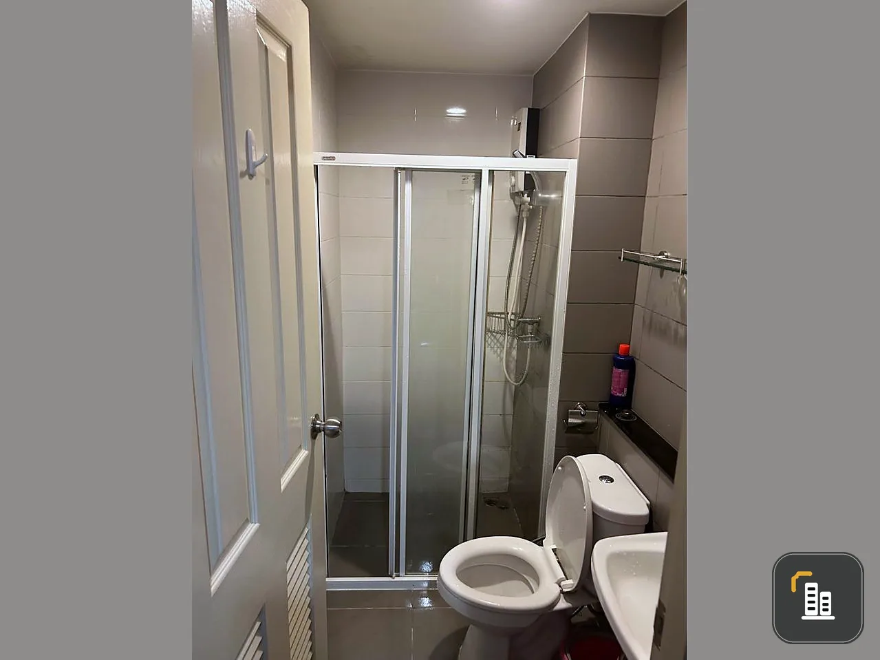 Condo for sale: B. Loft Sukhumvit 109, room decorated in very cute color tones, comfortable to sleep, fully furnished. You can just come and stay.