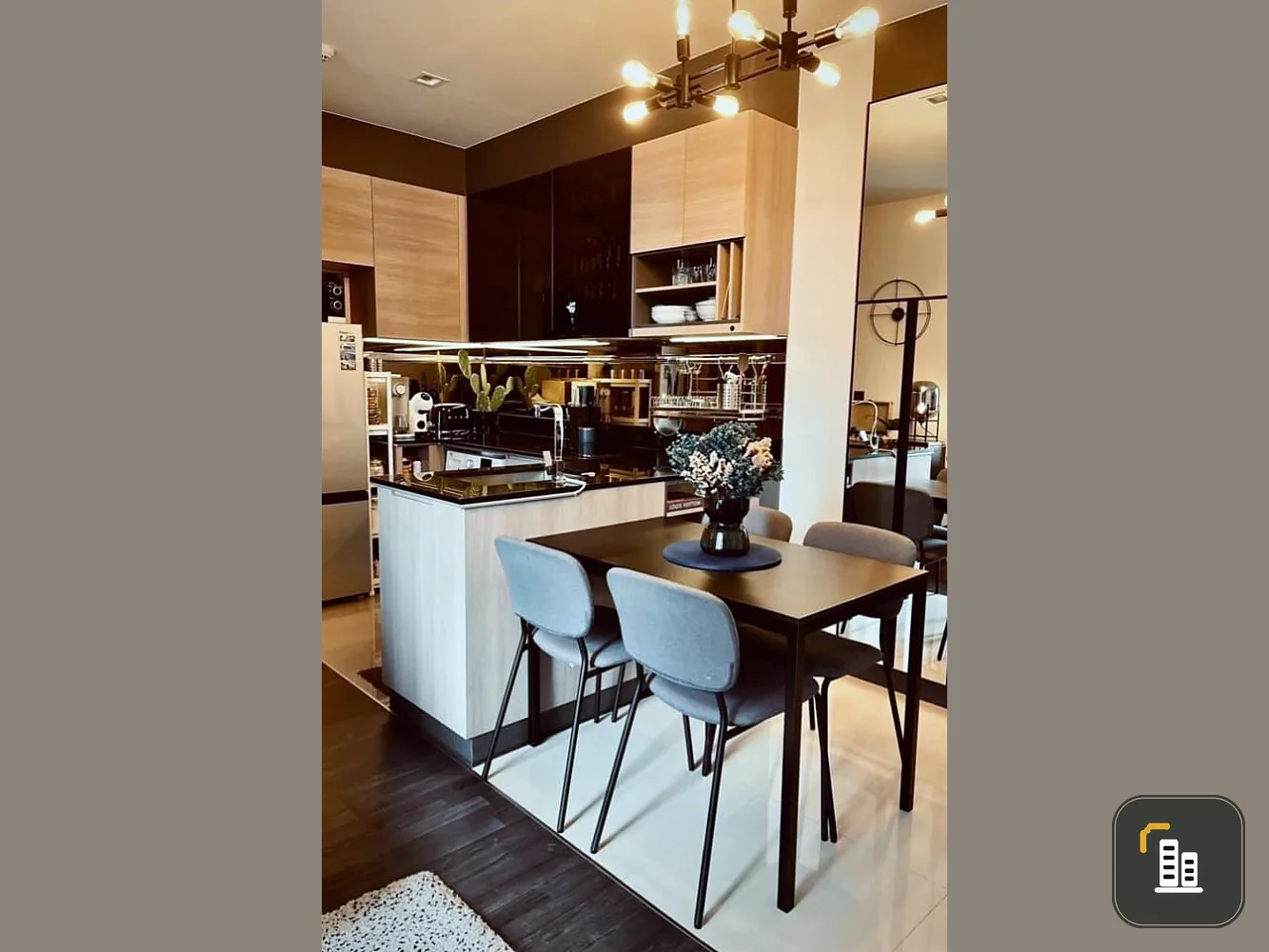 Condo for sale, The Line Asoke-Ratchada, beautifully decorated room, very comfortable to sleep, good furniture. Book now, don't wait.