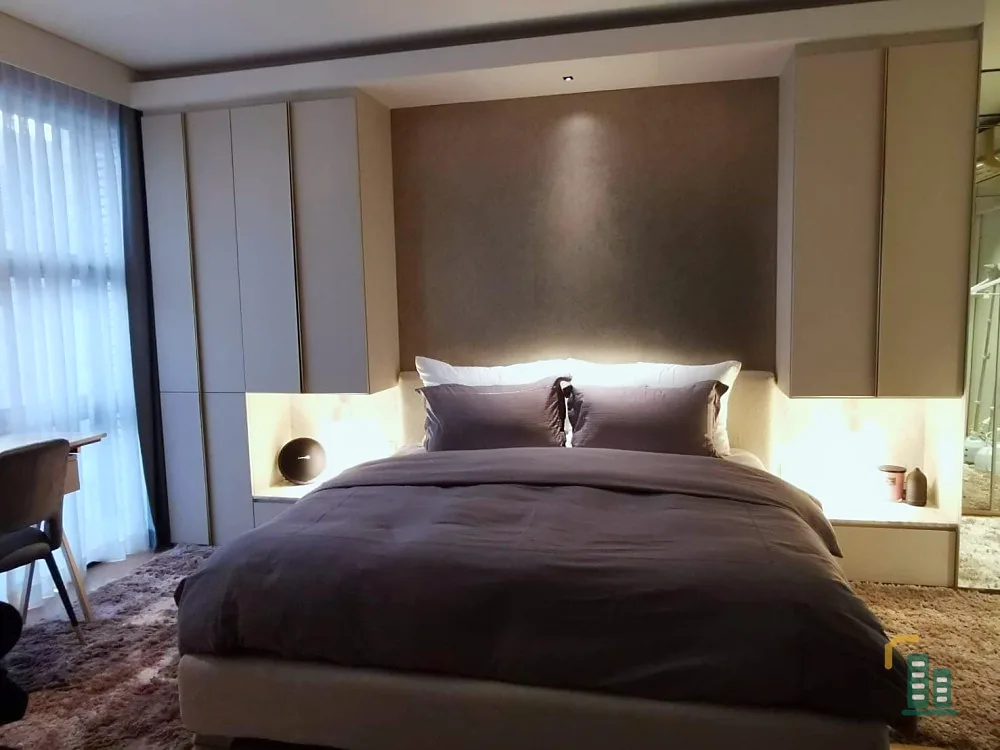 For sale and rent, Sukhumvit 61 mode, beautifully decorated room, nice to sleep, great built-ins, premium furniture. Good like this, reserve now.