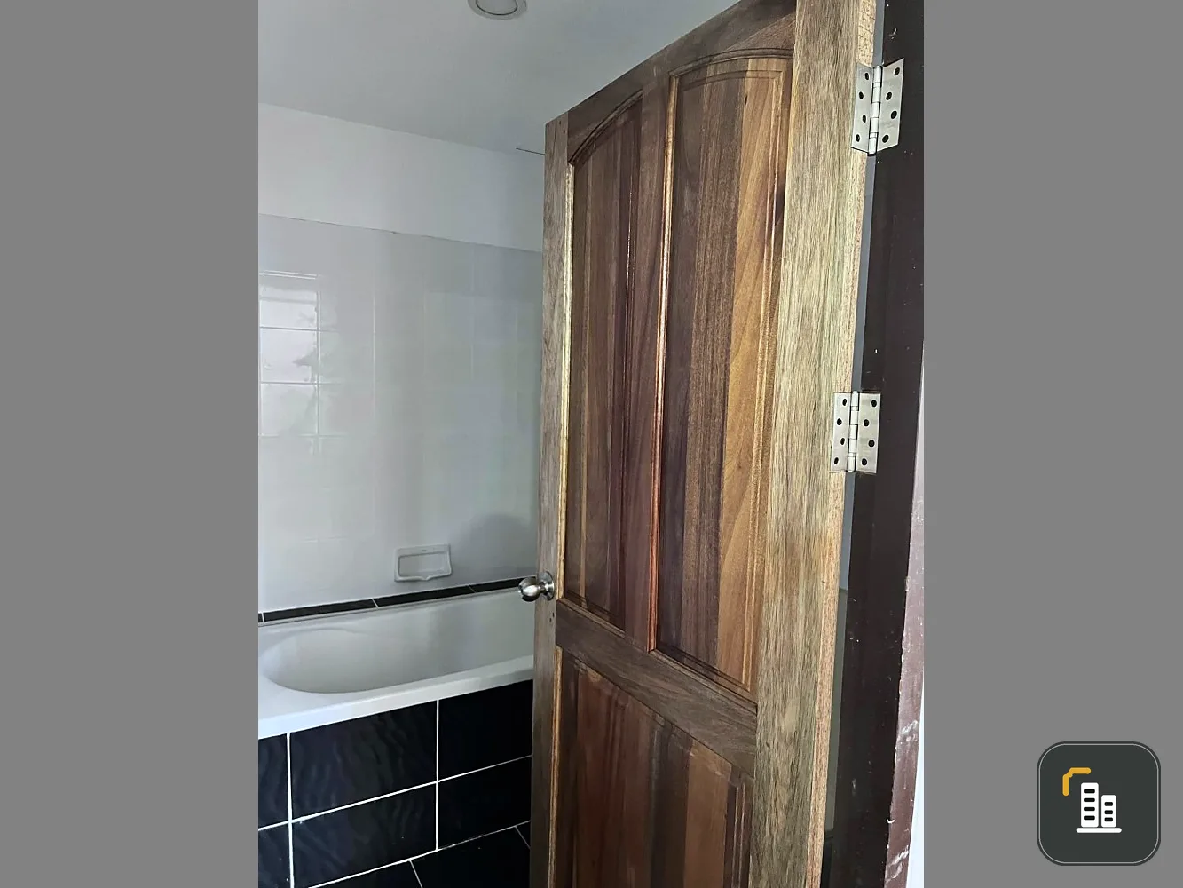 For rent or sale: Witthayu Complex, room ready to move in. Good electrical appliances With a large wardrobe, book now.
