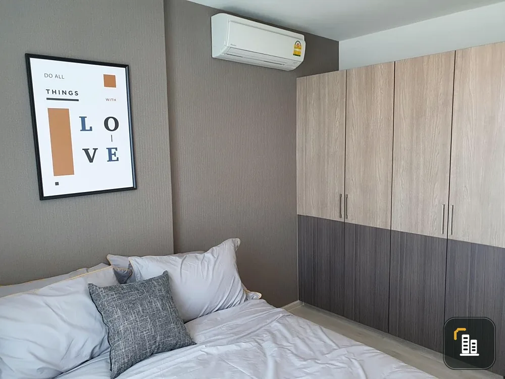 Condo for sale, rent, Chambers Chan, Lat Phrao-Wang Hin. Corner room is very private. Swimming pool view, don't miss it.