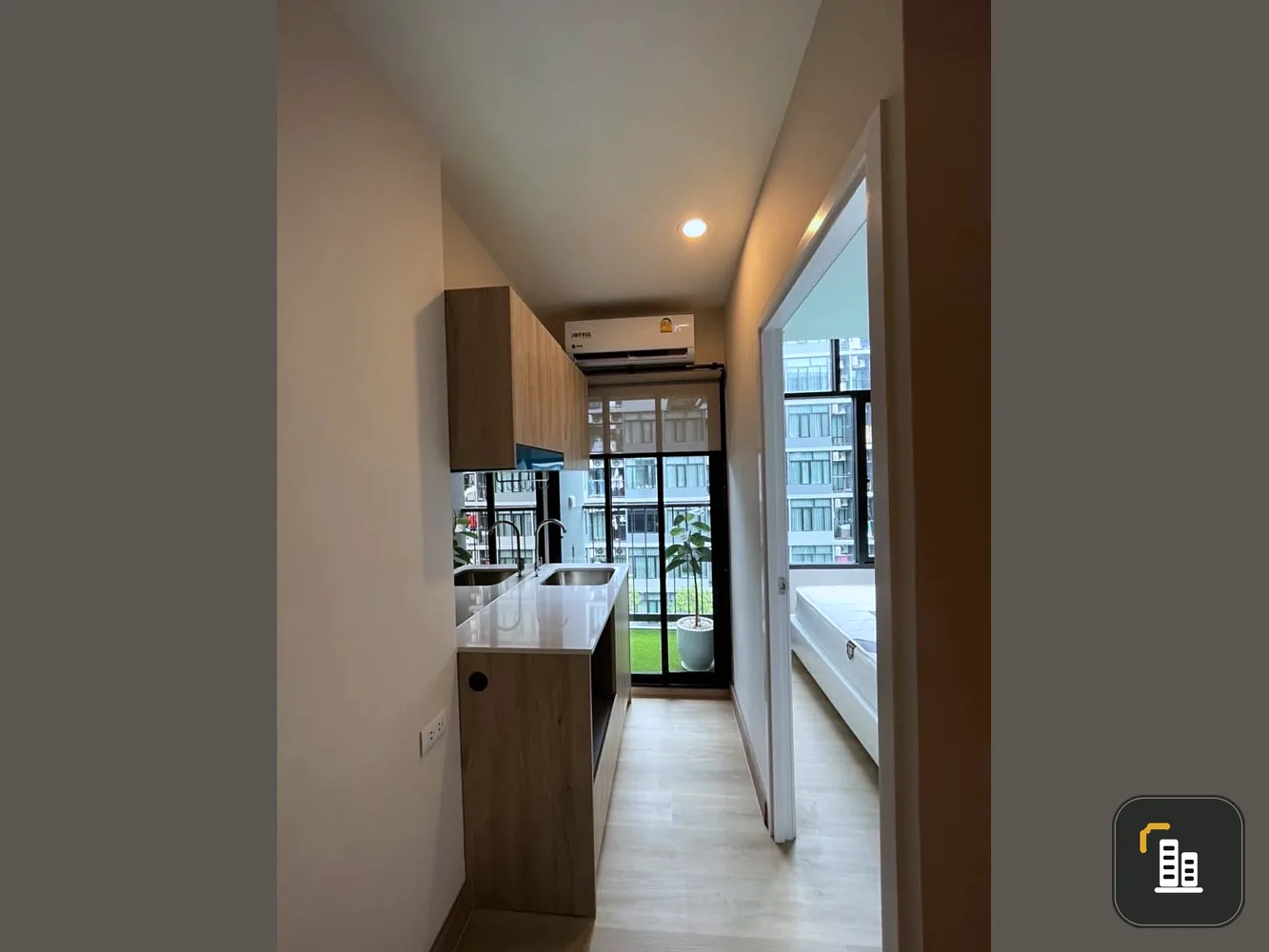 For sale: The Independent Condo Amata, 1 bedroom, 1 bathroom, view of the central swimming pool. Don't miss it. Book now.