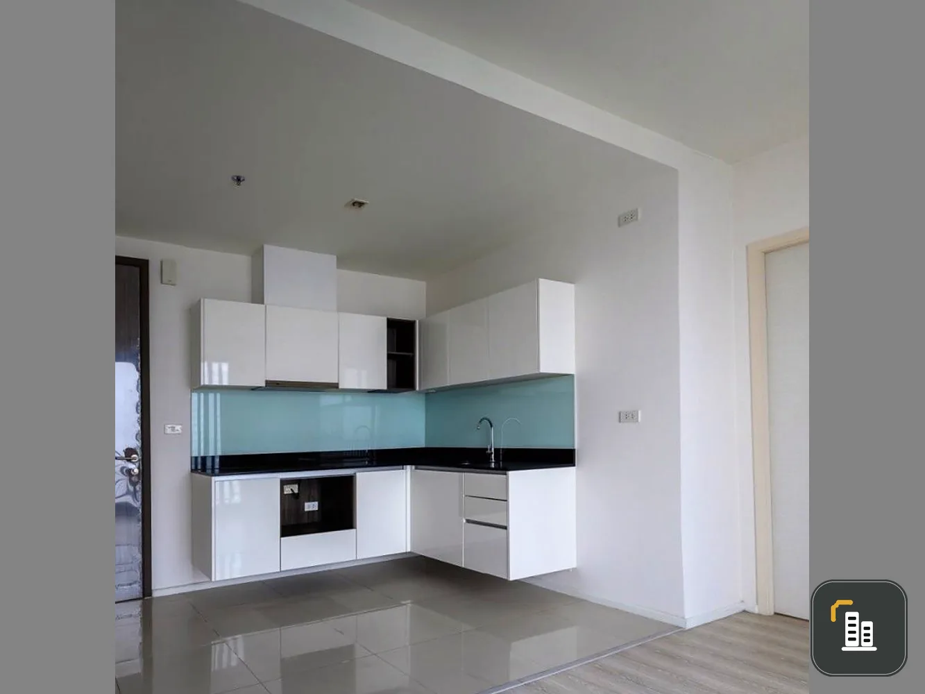 Condo for sale: Quinn Ratchada 17, empty room, built-in kitchen, east side, 25th floor, hurry to reserve, own it now.