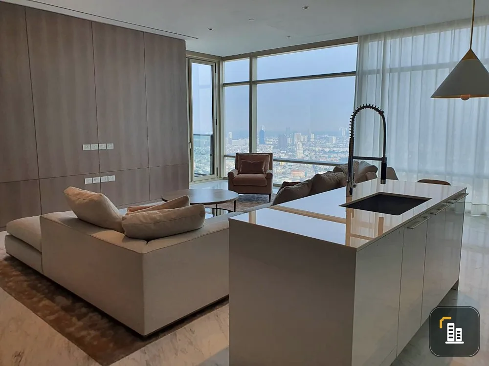 For sale: Four Seasons Private Residence, 48th floor, very beautiful view, big sofa, very comfortable to sit on. Hurry and reserve now before you miss