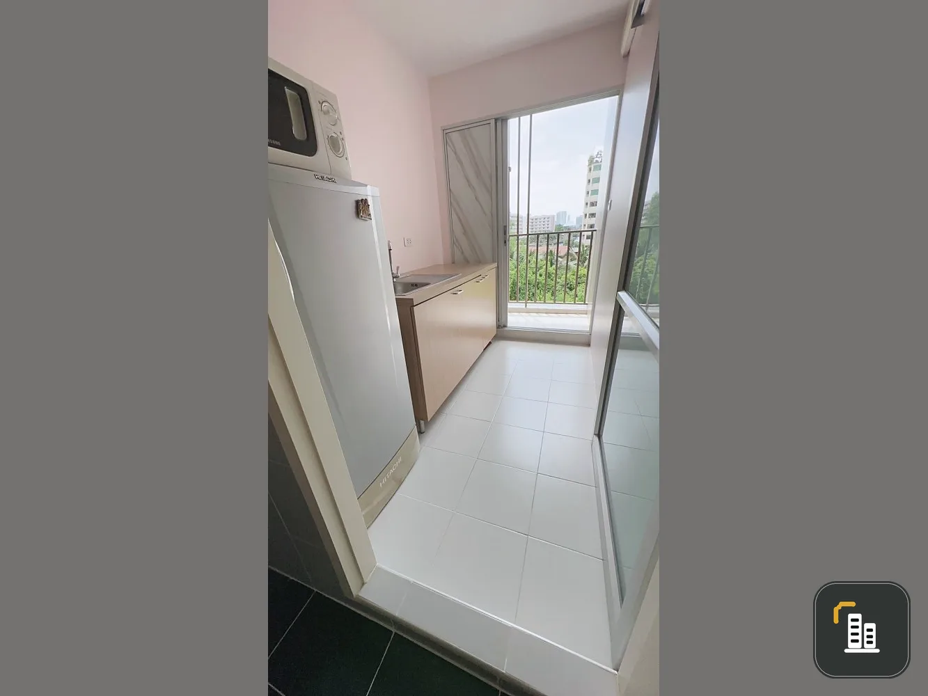 Urgent sale, D Condo Charan-Bang Khun Non, studio room, 4th floor, good wallpaper. Hurry and reserve now.