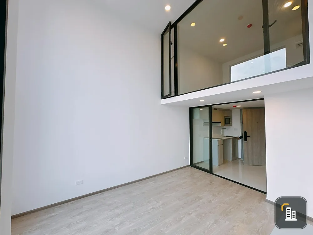 SOHO Bangkok Ratchada for sale, luxury condo, DUPLEX room, full amenities, reserve now.