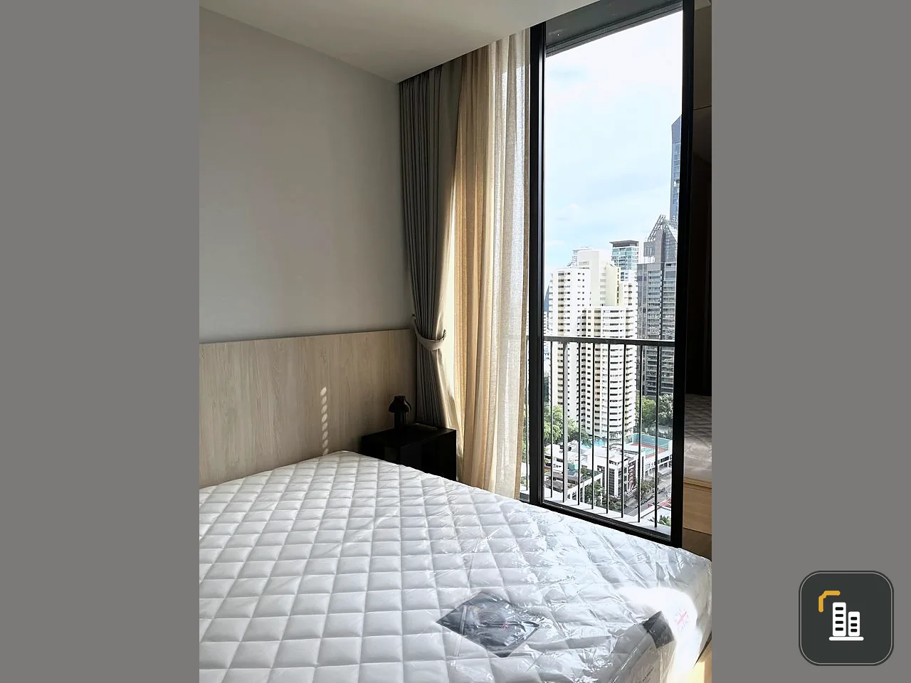 Condo for rent, Noble State 39, decorated with wallpaper, beautiful view, very livable, just come and move in.