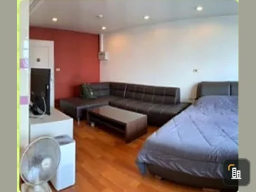 Urgent sale, The Pulse Lat Phrao 44, studio room, 9th floor, nice sofa, hurry up and reserve now, don't miss it.