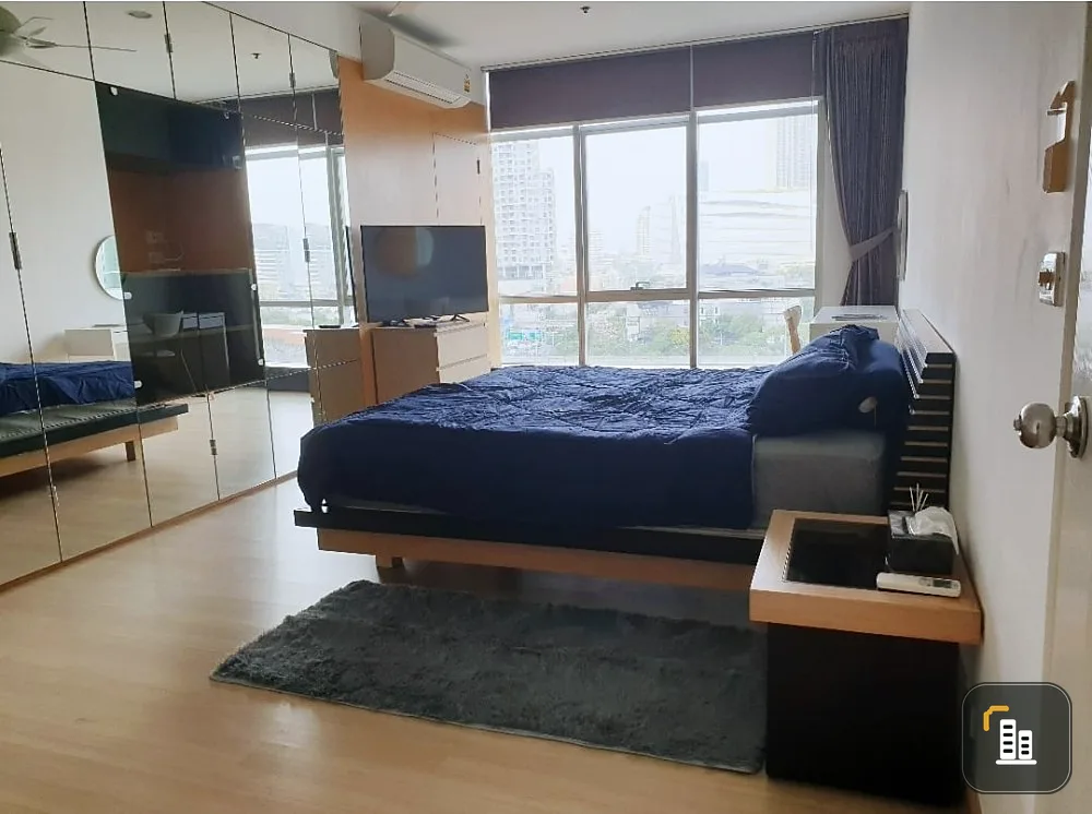 House for sale Sathorn - Chao Phraya, spacious room, beautiful view, fully furnished, great price. If interested, reserve quickly.