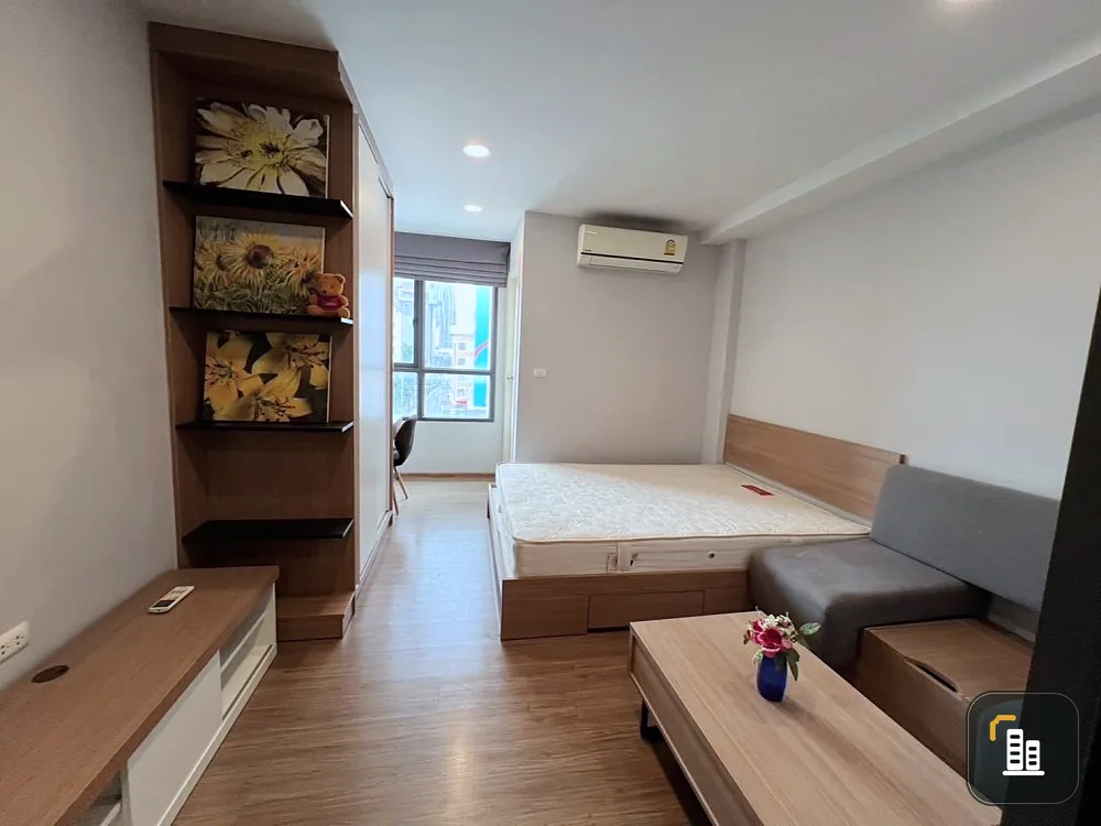 For sale: Proud 3 Chaengwattana, separated rooms, separate kitchen, complete set of furniture. Complete electrical appliances, don't miss out.