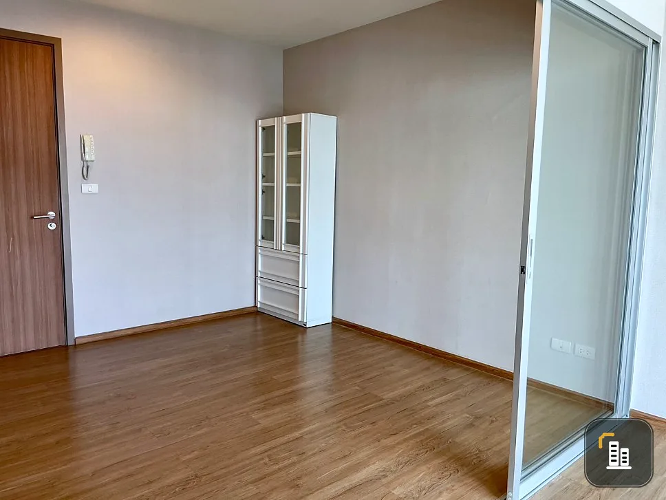 Urgent sale!! Condo Fuse Chan-Sathorn, 10th floor, Building A, beautiful room, good condition, convenient travel, near the BTS, hurry!!