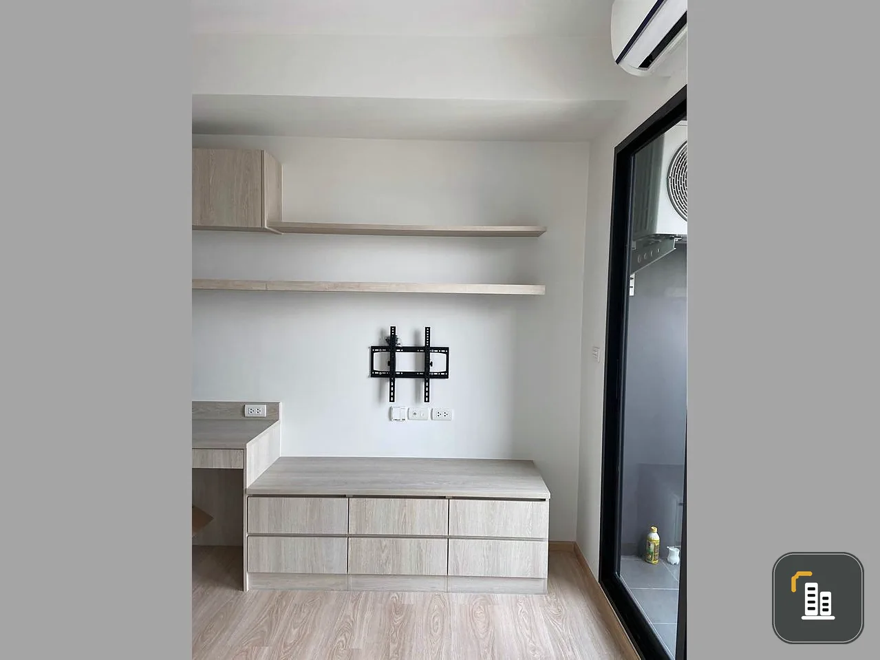Condo for sale, Unio H Tiwanon, 28th floor, studio room, nice built-ins throughout the room, friendly price, reserve now.