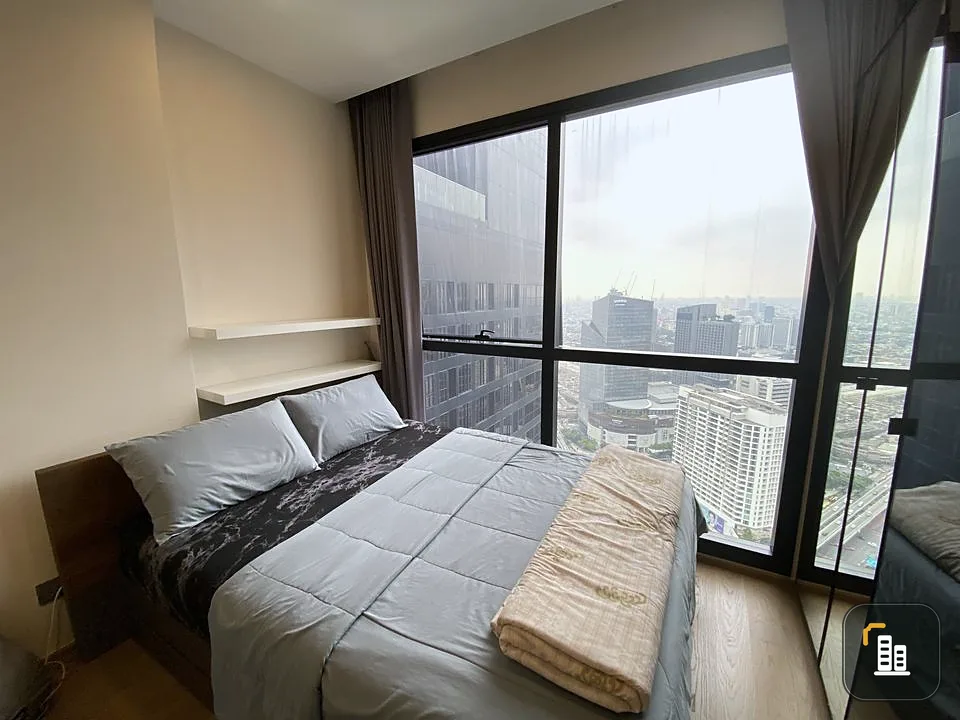 For sale: Ashton Chula - Silom, STUDIO room, city view, very good position, nice room, don't miss it.