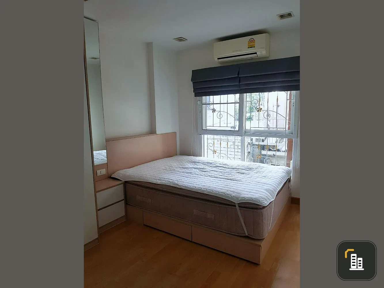 For sale: Supreme Condo Ratchawithi 3, complete with electrical appliances, ready to move in. If interested, hurry to reserve and own it.