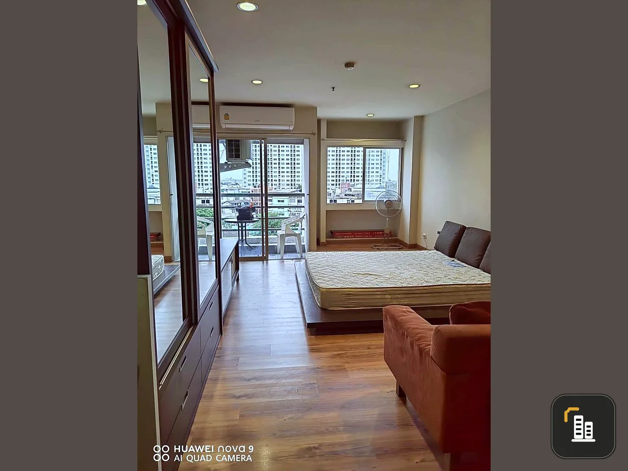 Condo for sale, P. Thana Tower, studio room, complete amenities. Friendly price, good view, not blocked, book now.